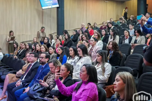 mujeres-lideres-165A7AFCBD-299B-7270-C89A-B56C659E170E.webp