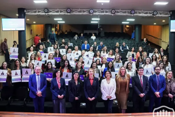 mujeres-lideres-615B28FD70-F3A7-9ACC-330C-A27AD36E894D.webp