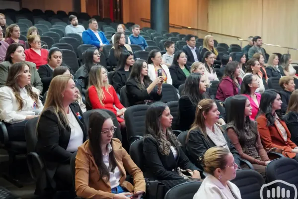 mujeres-lideres-9E74C9648-F13D-B2BD-6E64-80A9AF842C45.webp