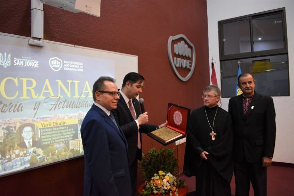 embajada-ucrania-unae-091EFBD4DF-E7A7-134D-AA53-D1DEDDDDC1DE.jpg