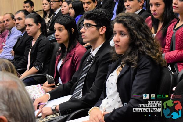 ii-seminario-de-cooperativismo-unae-2019-15-hdtv-1080-seminarioD9D353BB-3F10-0155-B7DF-91941897DED6.jpg