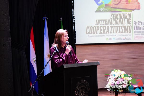 seminario-internacional-cooperativismo-02-hdtv-1080-seminario53A51D06-5328-5BAD-5726-2AFECD402939.jpg