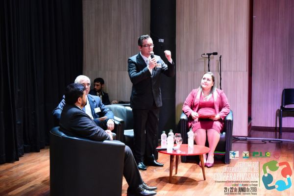 seminario-internacional-cooperativismo-07-hdtv-1080-seminario7B28D274-C092-E974-2C7C-370E110BCA08.jpg