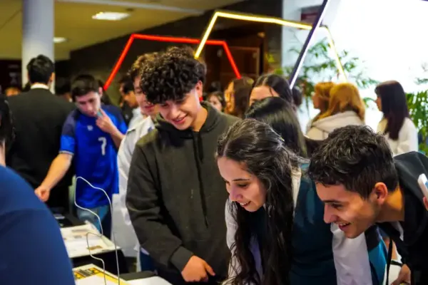 college-day-109E2D9DF2-A7EC-9585-159C-93546325B486.webp