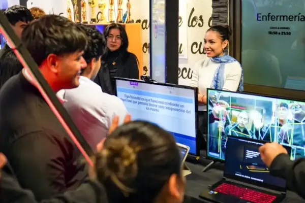 college-day-14C2BB921E-30E1-85DD-8BF8-B6B66F62AE04.webp