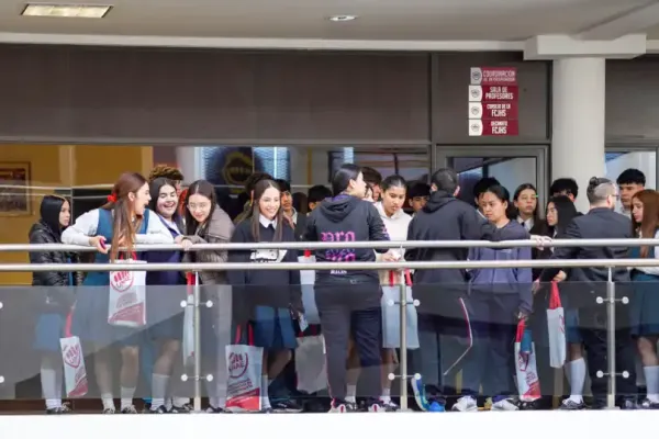 college-day-16265A4B1B-9DD5-2B08-5B1C-10568B515927.webp