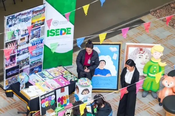 college-day-19EF470B22-D415-D0C3-DF16-3C3072CB26AB.webp