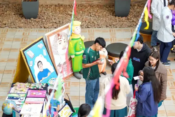 college-day-33E92CF67C-C7D0-691D-6B67-667B17F0A696.webp