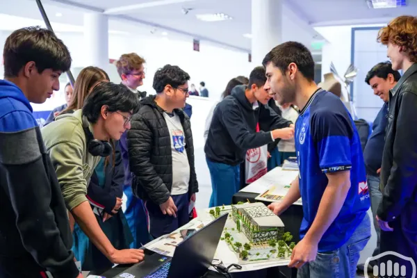 college-day-38B34A3CC6-217D-3773-D75F-02B9EDAD02DE.webp