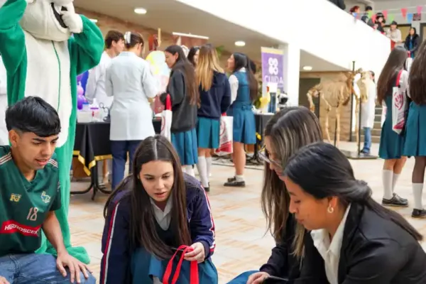 college-day-43AEC1B8FF-9657-D778-B4F6-D120A8A9B959.webp