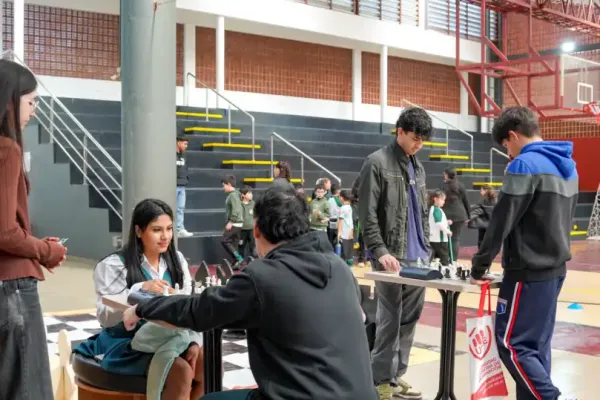 college-day-62079E327A-64D0-04A7-FAD8-96FD92E92590.webp
