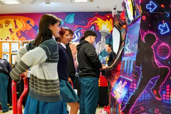 college-day-653CA3B862-142D-09A9-B33C-2682C53B5292.webp