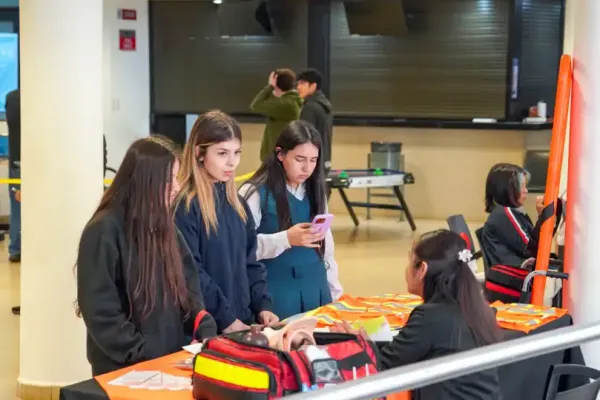 college-day-733BDD80CD-C968-4AB1-CA7F-3067CF9A25CA.webp