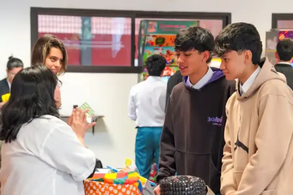college-day-74B3A9B341-5532-2867-37C2-DF27F0B6D916.webp