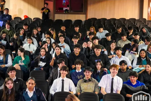 college-day-75660C5BE-4059-BFAC-7A11-AEFCA2B1D5DE.webp