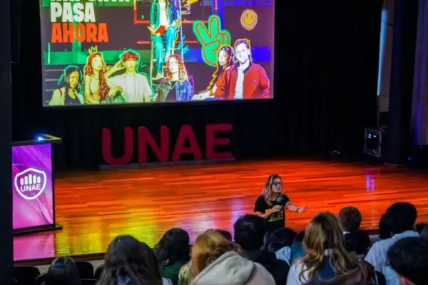college-day-895E13501-6920-8610-0C15-D8F8DEE2D3C0.webp