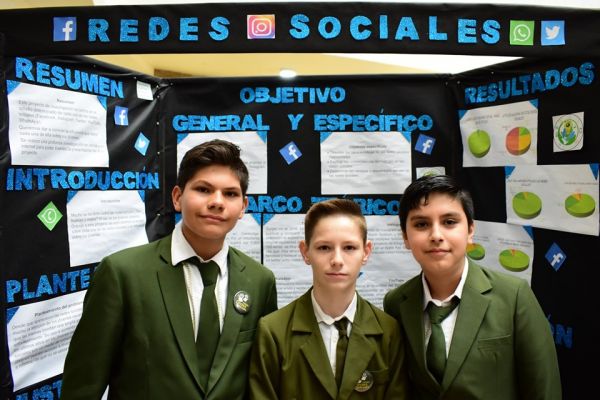 iii-feria-cientifica-2019-colegio-divina-esperanza-043AFE55BF-A28D-A2CF-D07C-49AD667D534F.jpg
