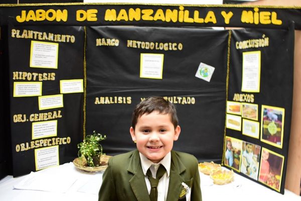 iii-feria-cientifica-2019-colegio-divina-esperanza-131EE324A7-9A6B-4886-9A8C-96DEB584EF52.jpg