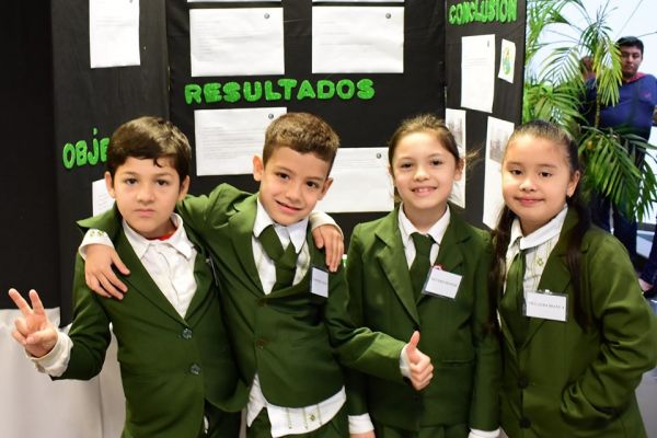 iii-feria-cientifica-2019-colegio-divina-esperanza-21331199D2-51F5-E967-402A-2FAB9BEE50C9.jpg