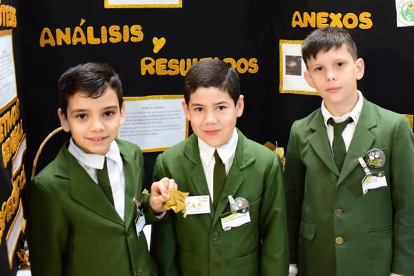 iii-feria-cientifica-2019-colegio-divina-esperanza-441284B8D6-556B-974B-2AD3-F5713C90CC38.jpg