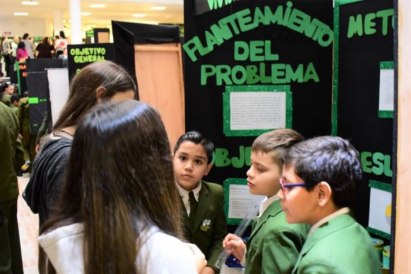 iii-feria-cientifica-2019-colegio-divina-esperanza-453731C7A2-6CB8-86AD-80E9-364198C87911.jpg