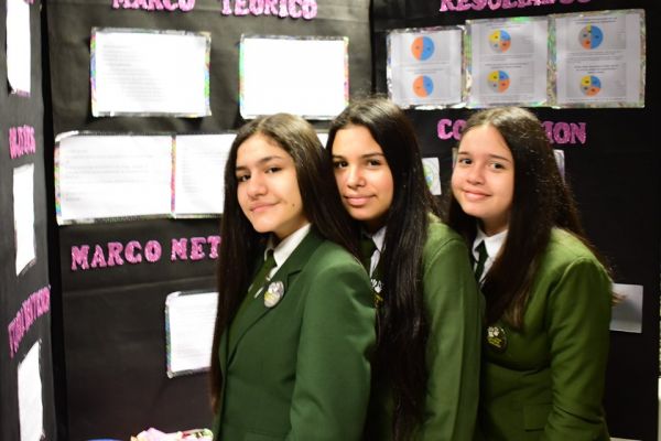 iii-feria-cientifica-2019-colegio-divina-esperanza-47E13EAF92-54E4-0396-9A6B-0C87D75FA2DF.jpg