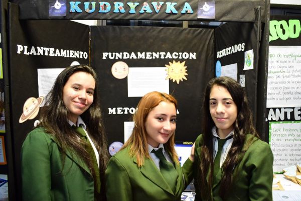 iii-feria-cientifica-2019-colegio-divina-esperanza-54E9656A45-3656-944C-C3A7-8F69FE23FA25.jpg