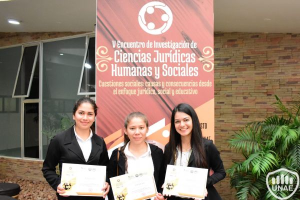 entrega-de-certificados-unae-enc-ciencias-juridicas-humanas-y-sociales-1116E48AB8-78CE-97D5-E738-8715B194D61A.jpg