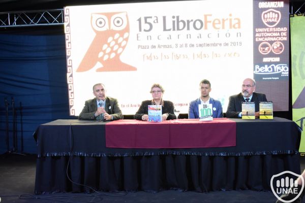dia-1-libroferia-encarnacion-unae-594F4EBEC-C3A8-306F-8D36-79097F44E5FB.jpg