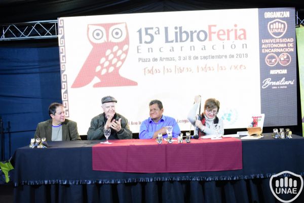 dia-2-libroferia-encarnacion-unae-68710353DD-40AF-D15A-03FF-7785E6AD8D1A.jpg