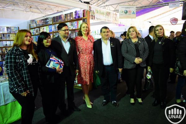 libroferia-encarnacion-2019-dia-3-124BC7D1547-2A5A-A718-27F2-11BEBAF95639.jpg