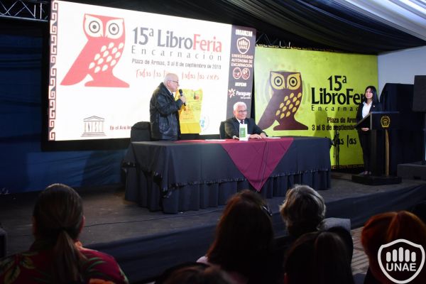 libroferia-encarnacion-2019-dia-3-344AA83162-56A1-AFC3-F662-9BE525F9BD61.jpg