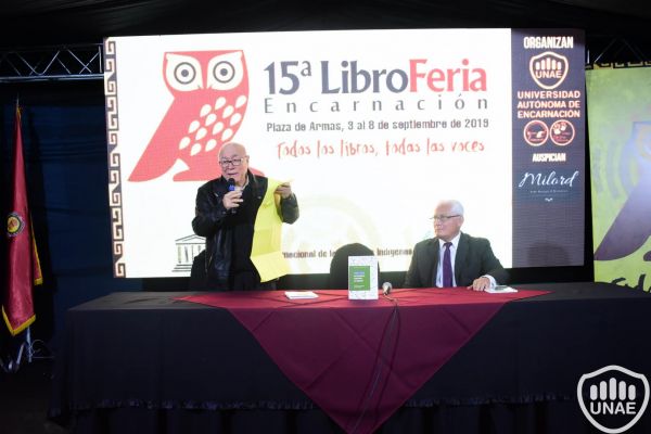libroferia-encarnacion-2019-dia-3-413640379F-A1AF-B9D8-AB9C-FF88007ED8D0.jpg
