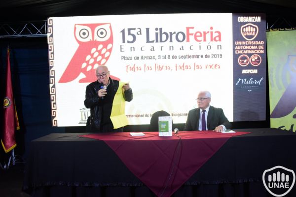 libroferia-encarnacion-2019-dia-3-4261A9A832-8BD9-B32A-AF5F-62F15B14C5C2.jpg