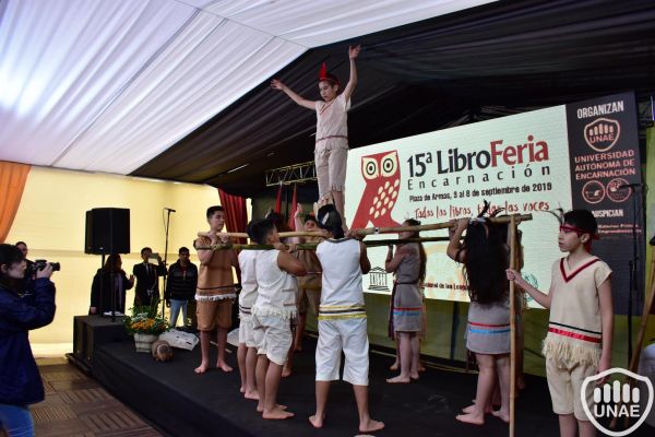 libroferia-encarnacion-2019-dia-3-45425B7A40-4C0A-6277-A53F-931358636AFE.jpg
