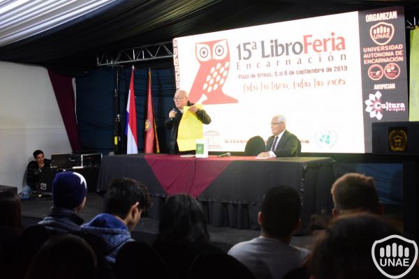 libroferia-encarnacion-2019-dia-3-53227F83DA-E261-7960-1950-17A0AB29CE82.jpg