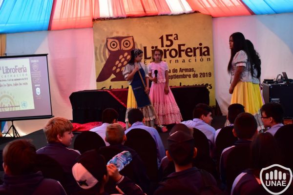 libroferia-encarnacion-2019-dia-3-851C66701C-9FE3-F6D4-A393-32B256BB0E0C.jpg