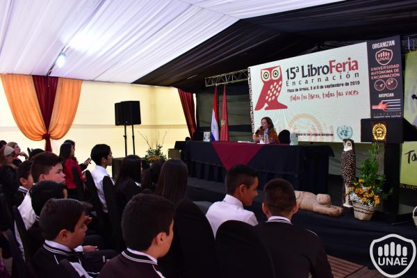 libroferia-encarnacion-2019-dia-3-879539B77D-592C-10B0-7E2A-0B08919C423C.jpg