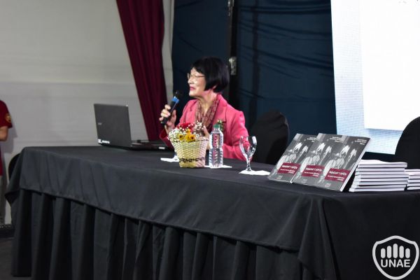 libroferia-encarnacion-2019-dia-4-5276A5D9E9-F157-B9C6-7A77-7AA0644683B8.jpg