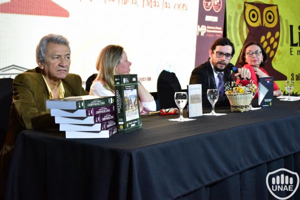 libroferia-encarnacion-2019-dia-4-722930E290-835F-FA9F-7CEA-57078CD2AB8C.jpg