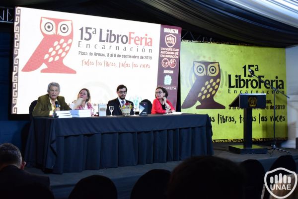 libroferia-encarnacion-2019-dia-4-8800BE7CF1-5E03-9AF0-B422-21EA3C153D73.jpg