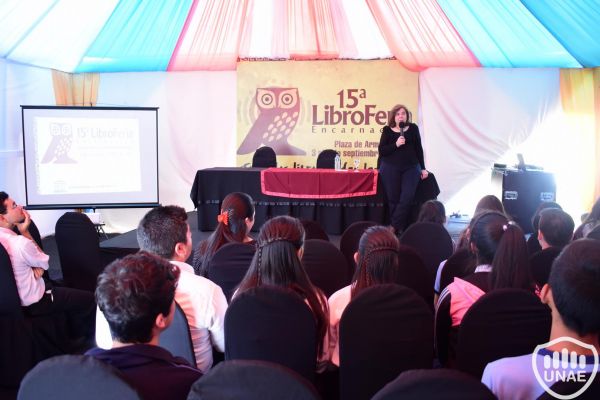 libroferia-encarnacion-2019-dia-4-8D9CED25C-D91E-7FD5-C59F-355E586C6FB1.jpg