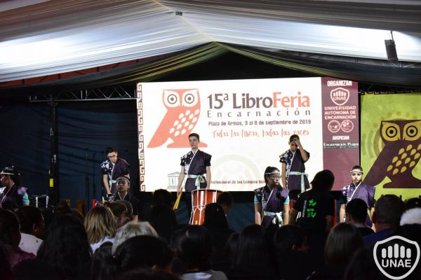 libroferia-encarnacion-dia-5-14151B3AEDA-5C0C-9A1A-42E9-8CC1292C1AC4.jpg