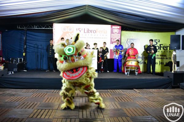 libroferia-encarnacion-dia-5-933BB405AD-8477-4EA9-B6F9-7E76869FE2E8.jpg