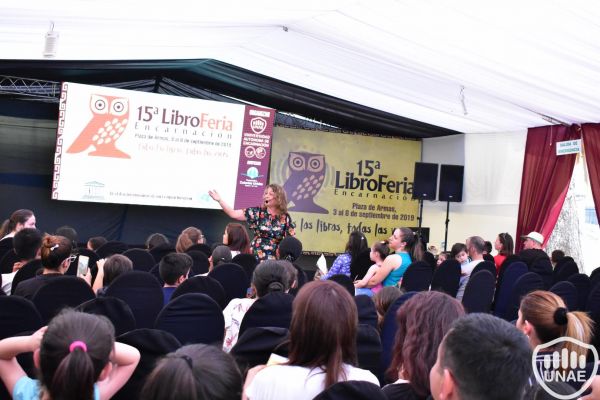 libroferia-encarnacion-dia-6-12BB996779-B531-0136-2381-C9E6822FB272.jpg