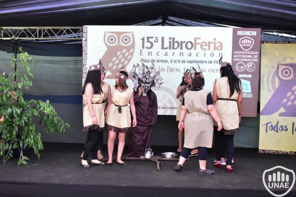 libroferia-encarnacion-dia-6-22147D0887-6BFE-9D5D-09F0-2CFFBAD7E7FA.jpg
