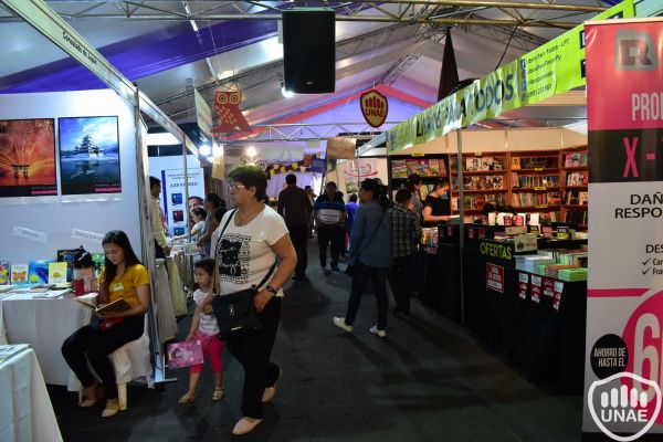 libroferia-encarnacion-dia-6-851512255D-7663-66C0-59AB-5612E6004309.jpg