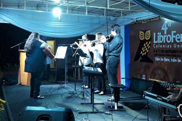 4ta-libroferia-colonias-unidas-136EC5239A-D702-3174-36EF-ACF8DF4BDA37.jpeg