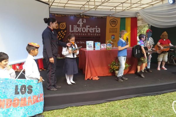 4ta-libroferia-colonias-unidas-4EEE08FA3-C009-A1AE-6467-FA7C34F0C3F5.jpeg