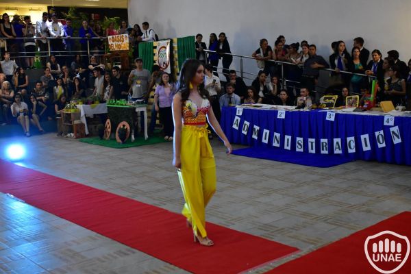 desfile-de-temporada-28BF538DE6-E667-E732-96C1-B78B7926D3A9.jpg